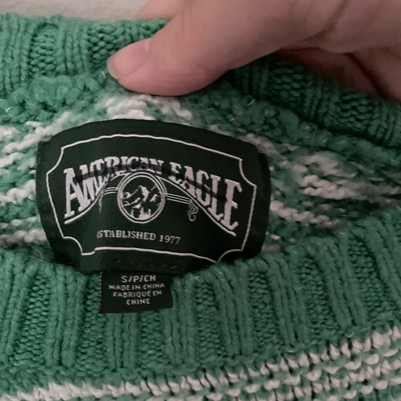 American Eagle Outfitters Faire Isle  Green and White Sweater Size Small - Picture 3 of 6